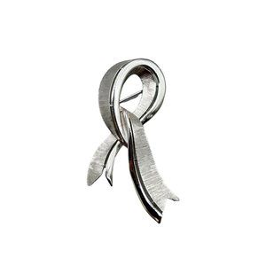 Signed Trifari Ribbon Pin Brooch Brushed Silver Tone Designer Signed Bow Pin